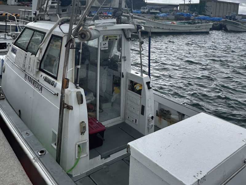 青森遊漁船 jack rize 船首2