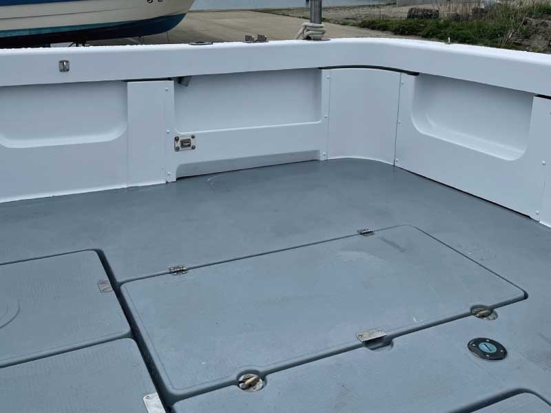 青森遊漁船 jack rize 船尾